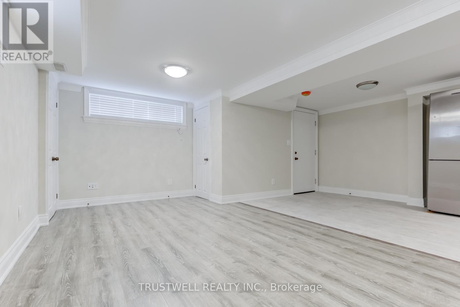 142 BORDEN STREET - 35