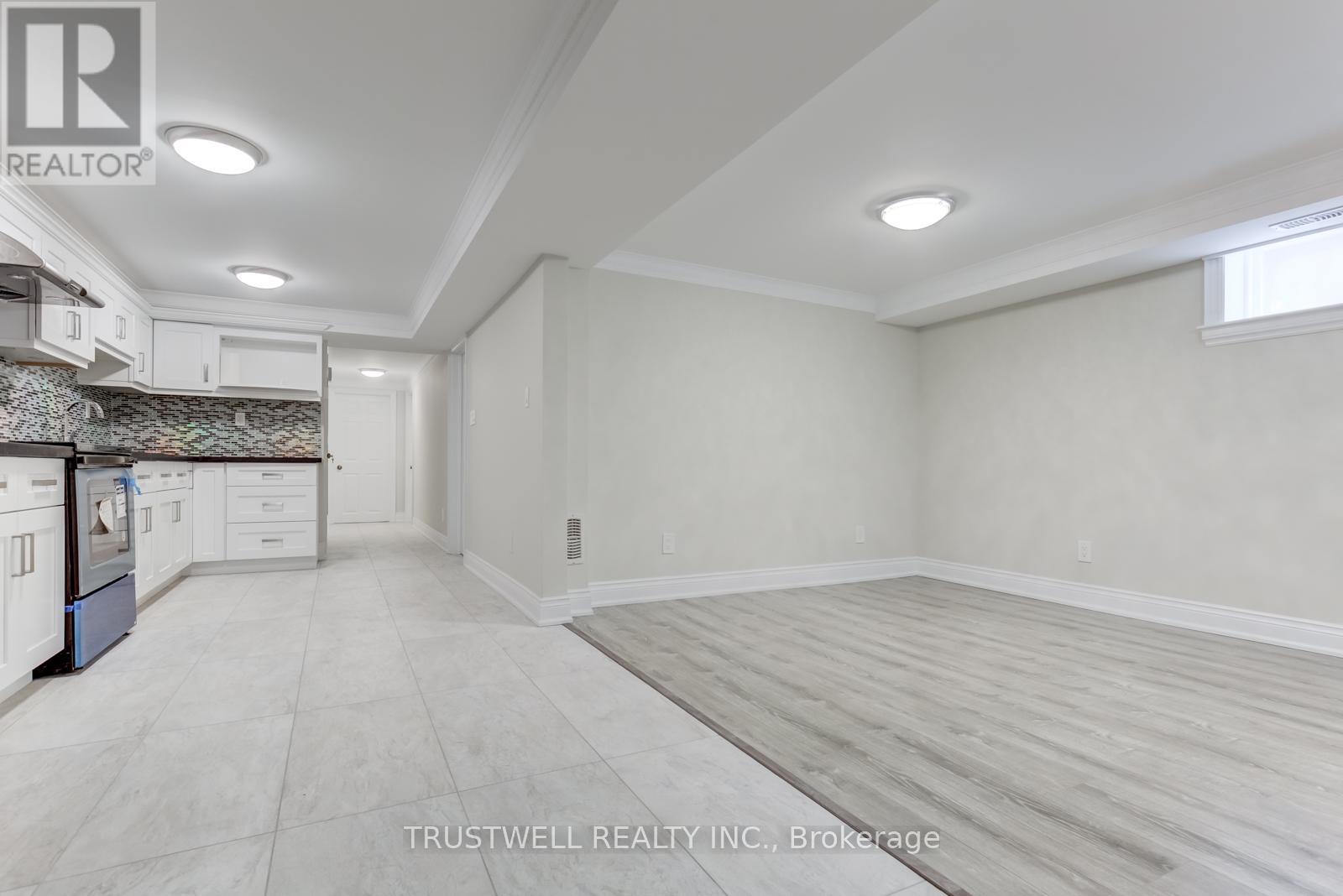 142 BORDEN STREET - 36