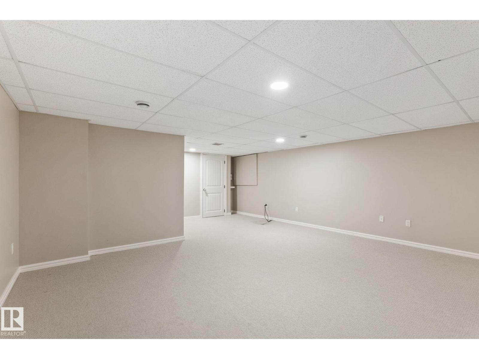 1542 33A ST NW NW — photo 29