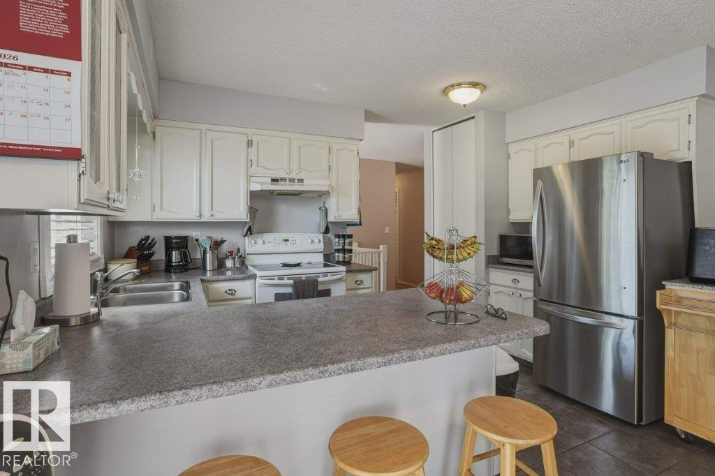 8901 94 AV — photo 13
