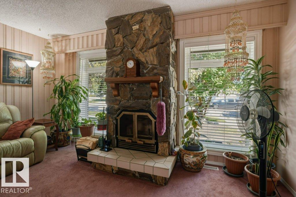 8901 94 AV — photo 8