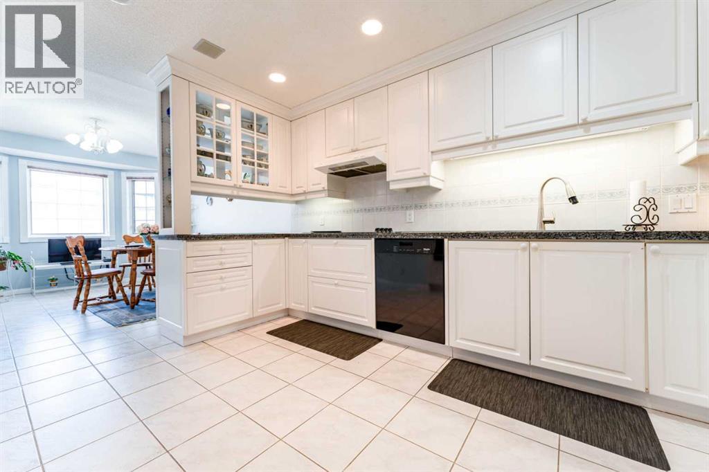 8 Prominence Path SW - 10