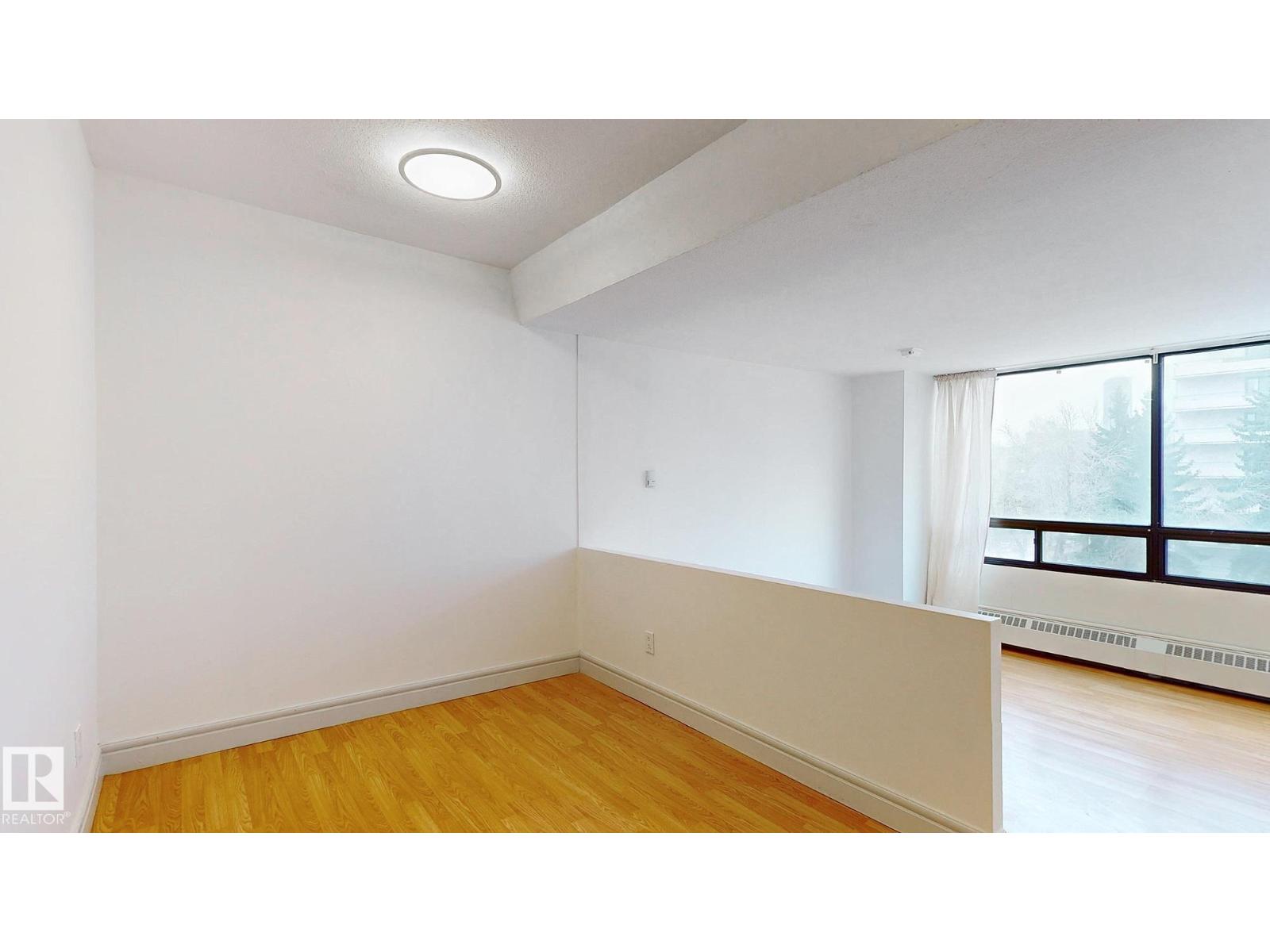 #417 10160 114 ST NW - 4