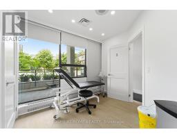 109 - 235 St Clair Avenue W, Toronto, ON M4V1R4 Photo 10