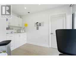 109 - 235 St Clair Avenue W, Toronto, ON M4V1R4 Photo 9