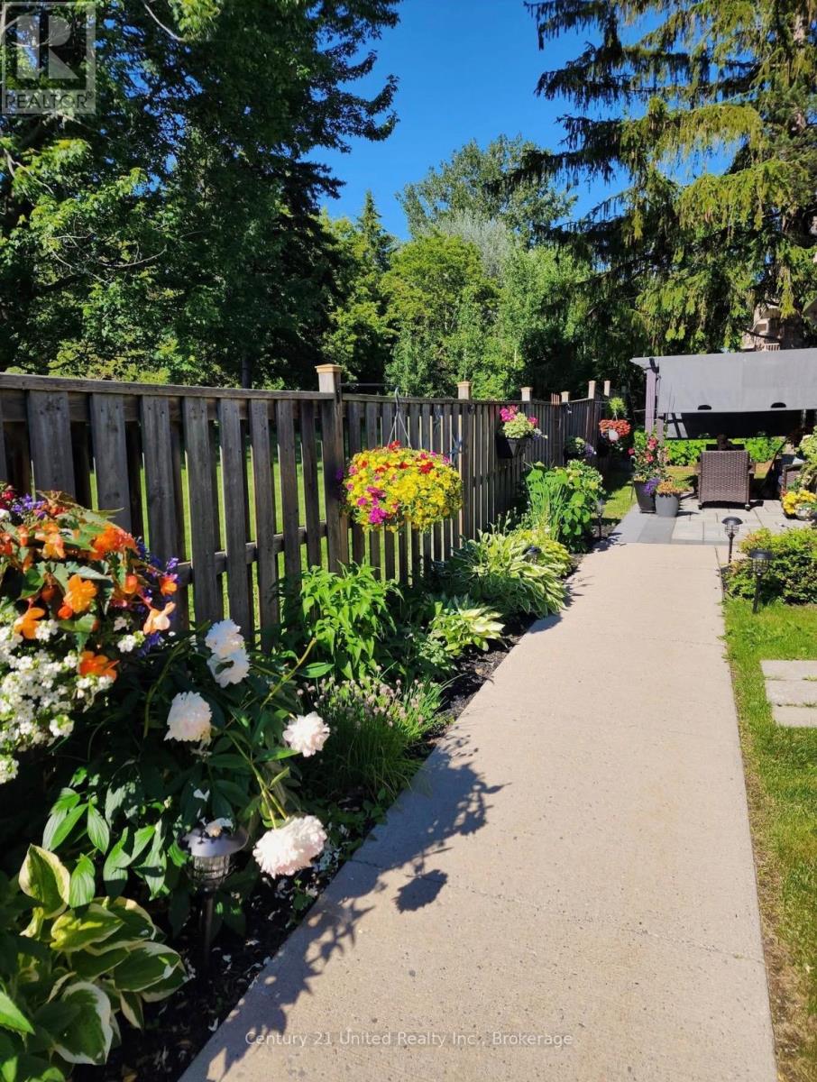 #4 774 ONTARIO STREET - 2