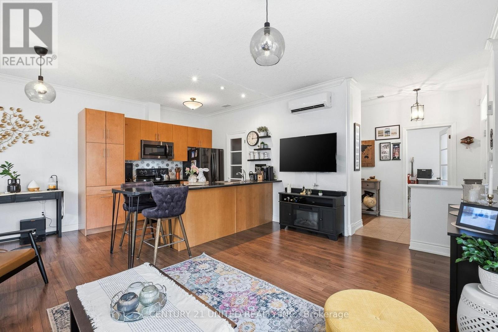 #4 774 ONTARIO STREET - 21