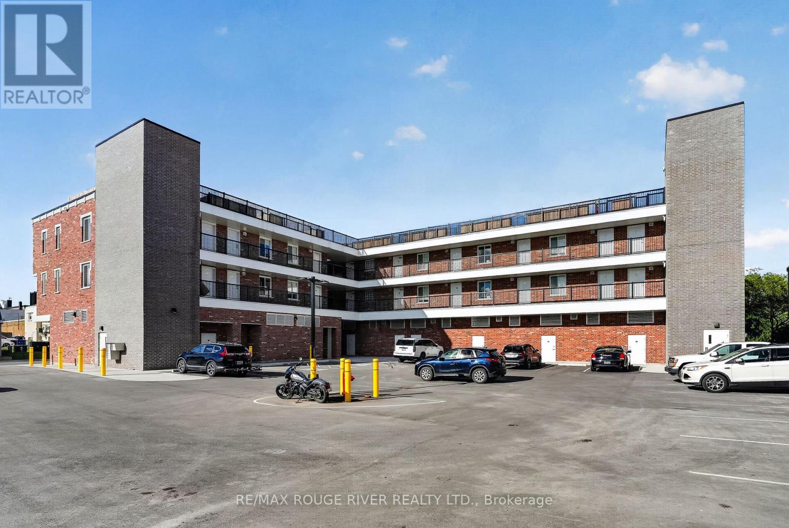 108, 208, 308 - 185 DIVISION STREET - 8