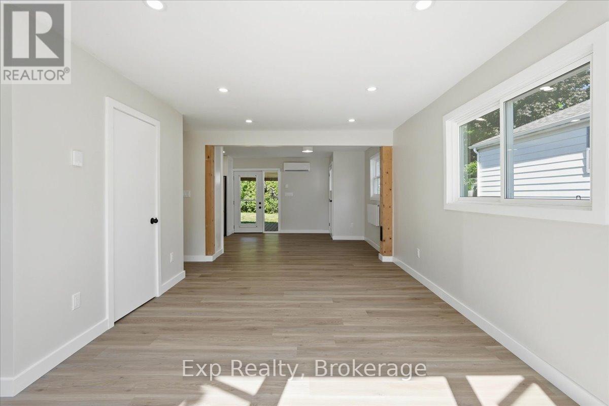 110 HASTINGS DRIVE - 6