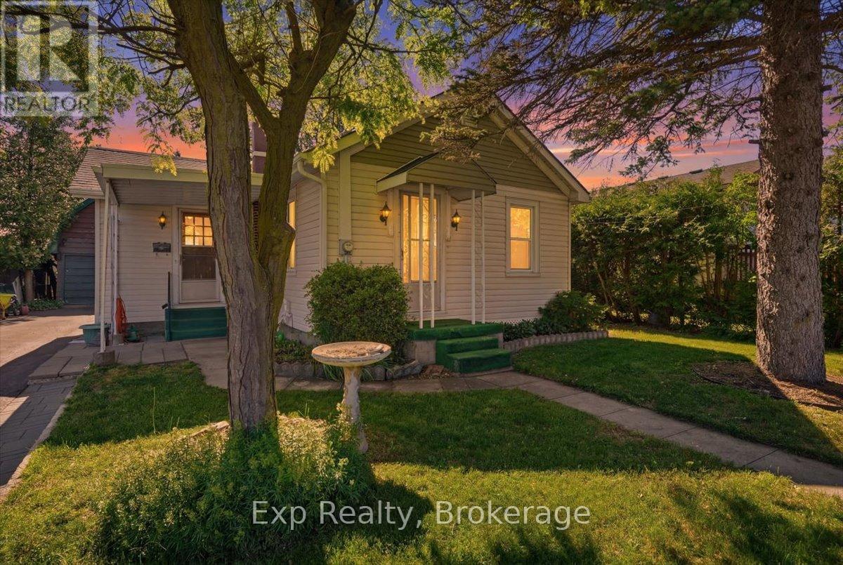 34 LEONARD AVENUE - 29