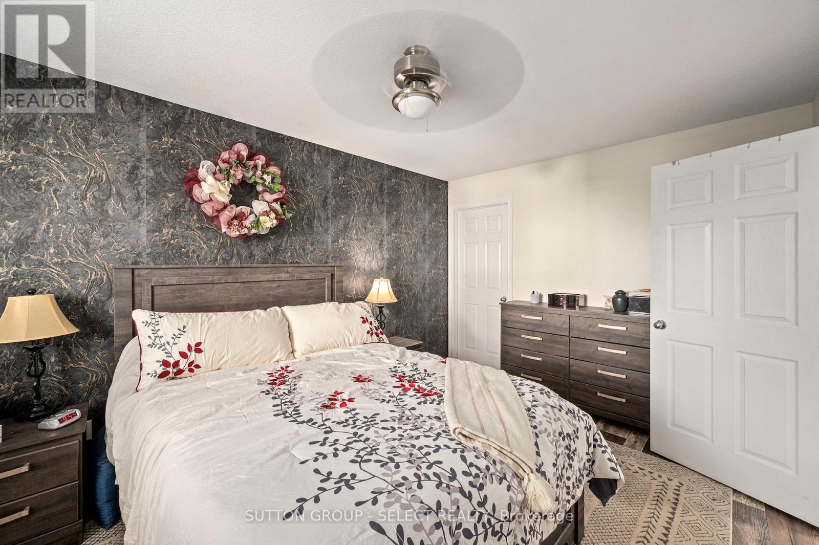 51 GREENWAY BOULEVARD - 15