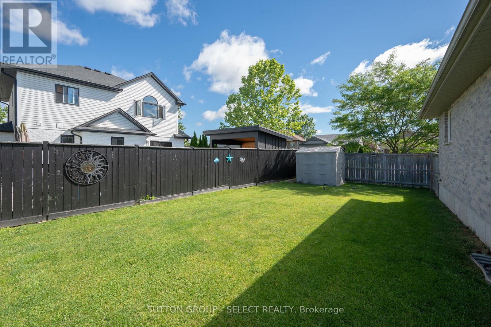 51 GREENWAY BOULEVARD - 24