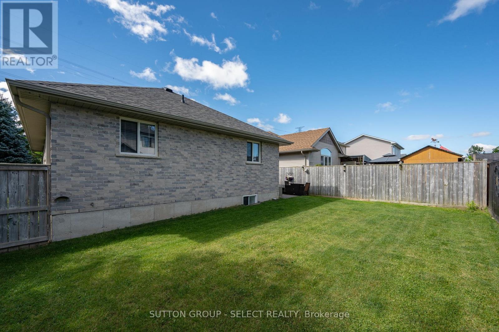 51 GREENWAY BOULEVARD - 26