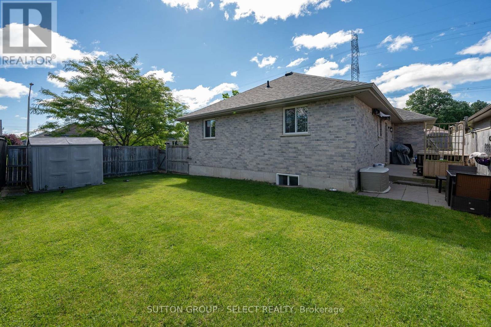 51 GREENWAY BOULEVARD - 25