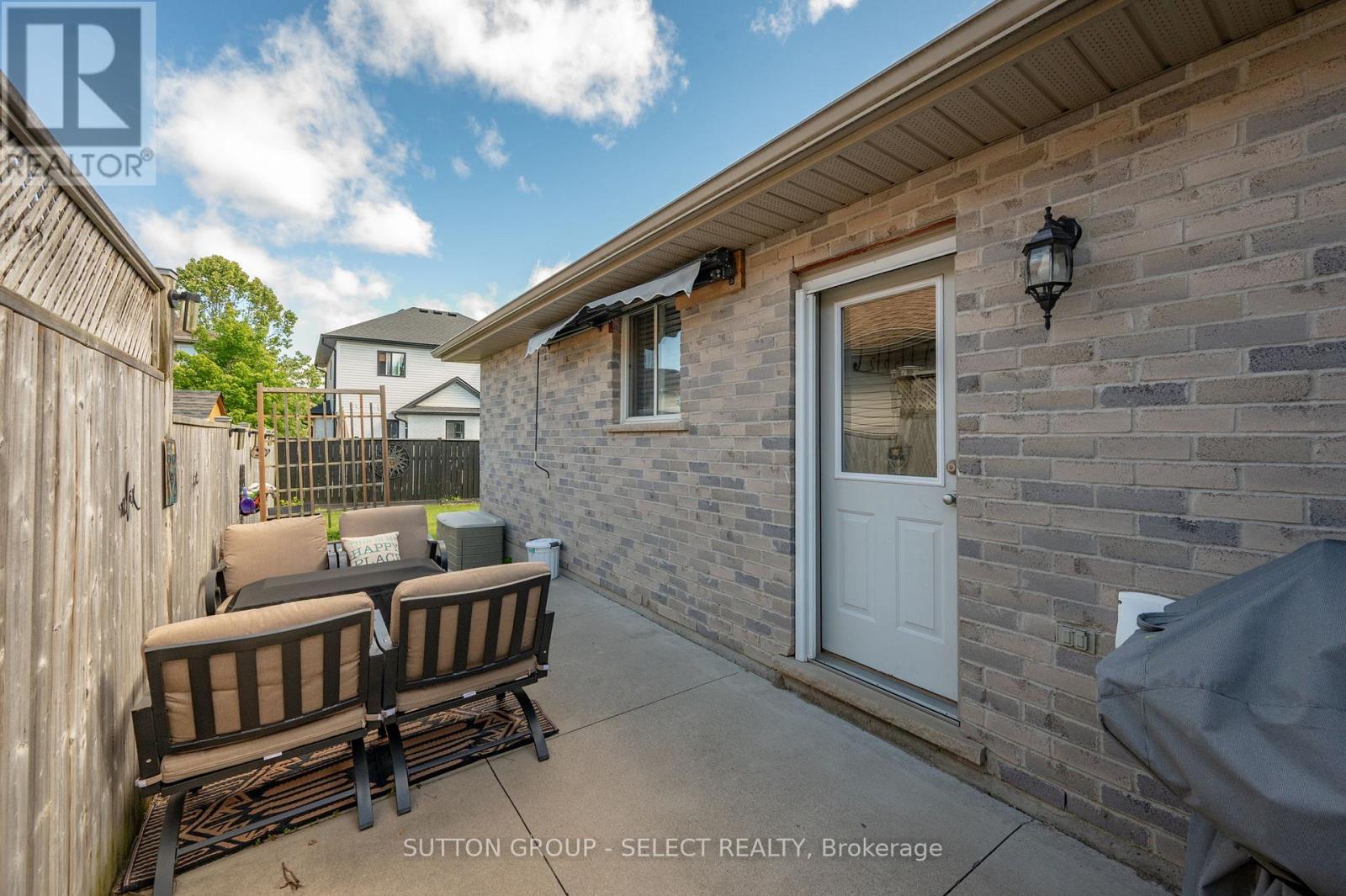51 GREENWAY BOULEVARD - 29