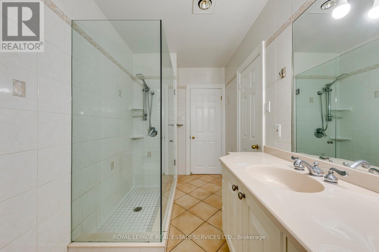 1602 LINCOLNSHIRE BOULEVARD - 22