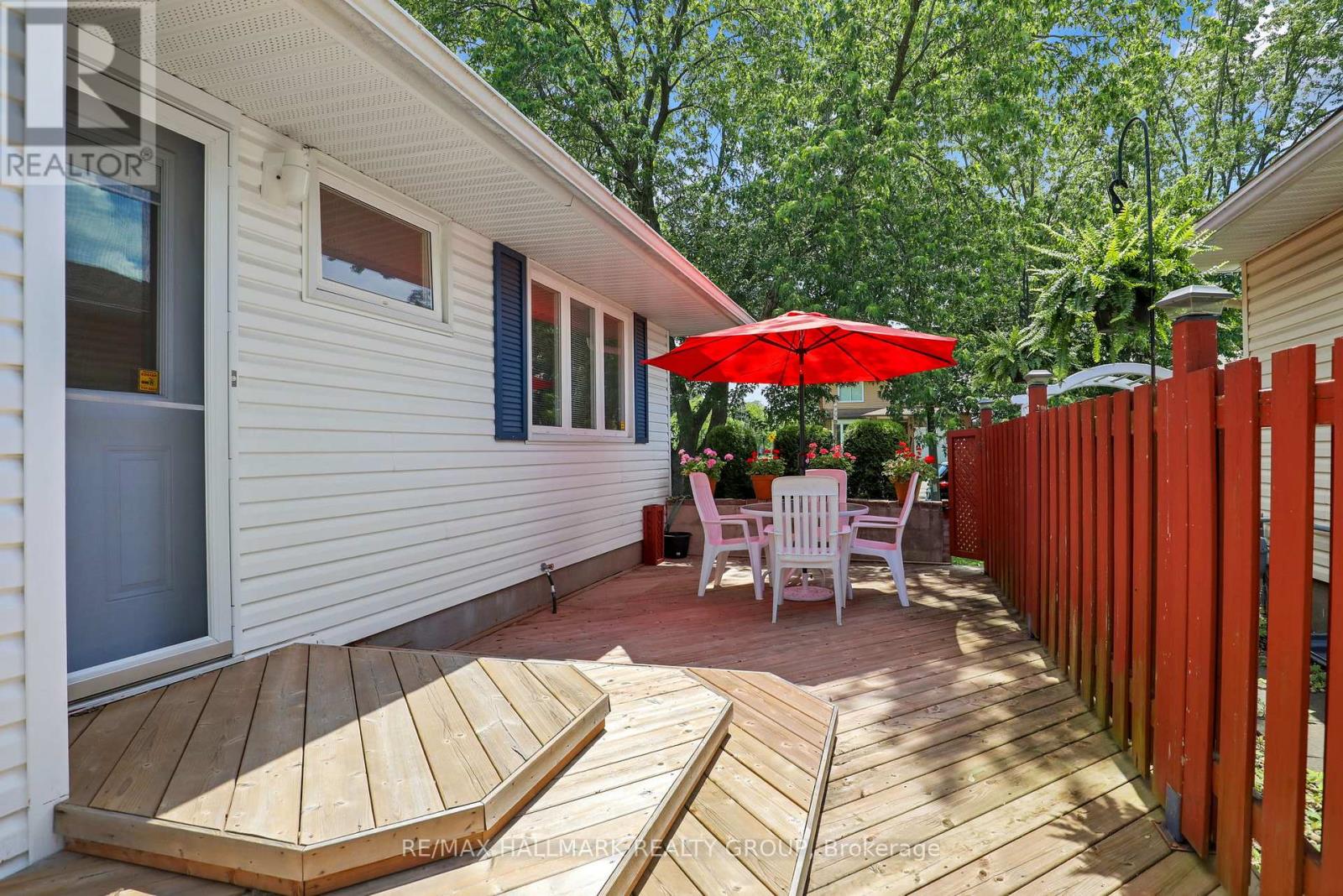 3242 ALBION ROAD S - 33