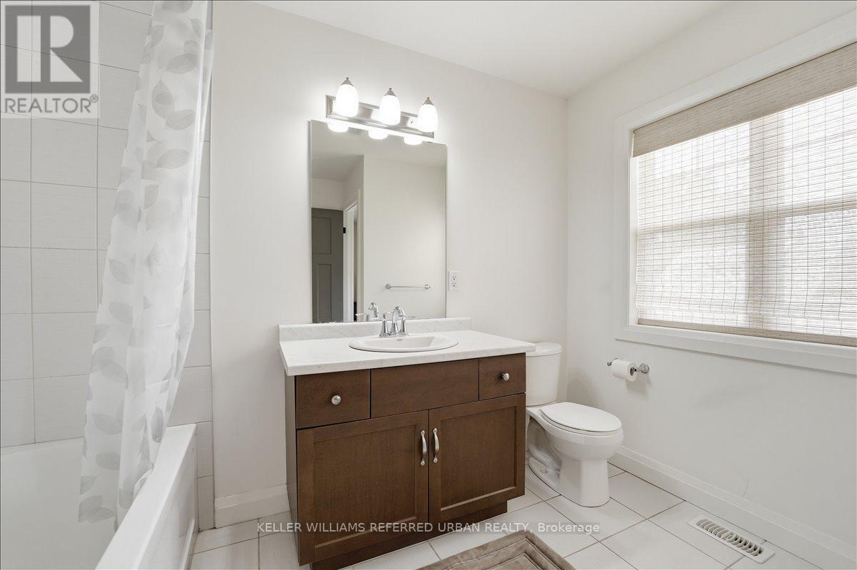 3805 RYAN AVENUE - 33