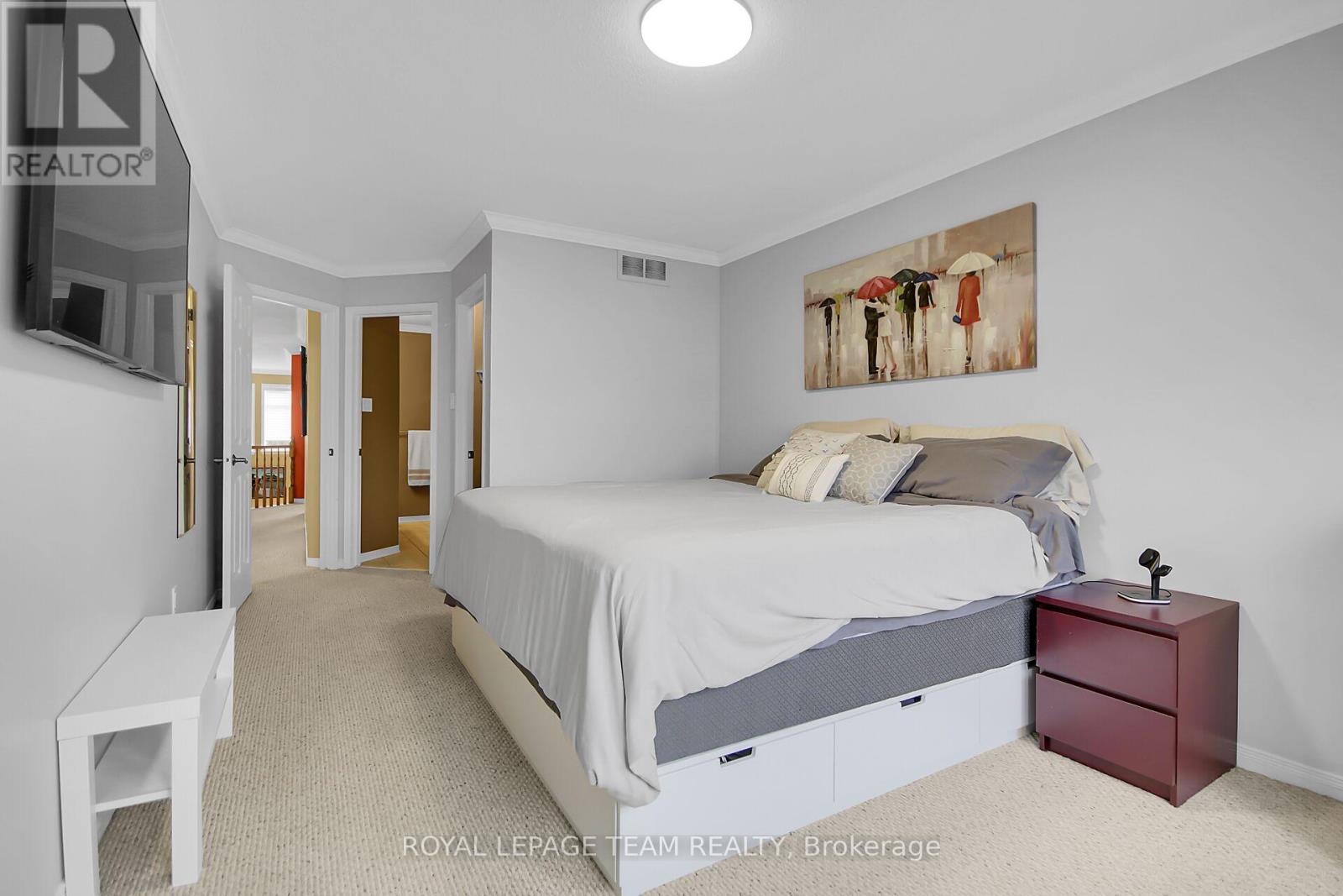 2136 BERGAMOT CIRCLE - 24