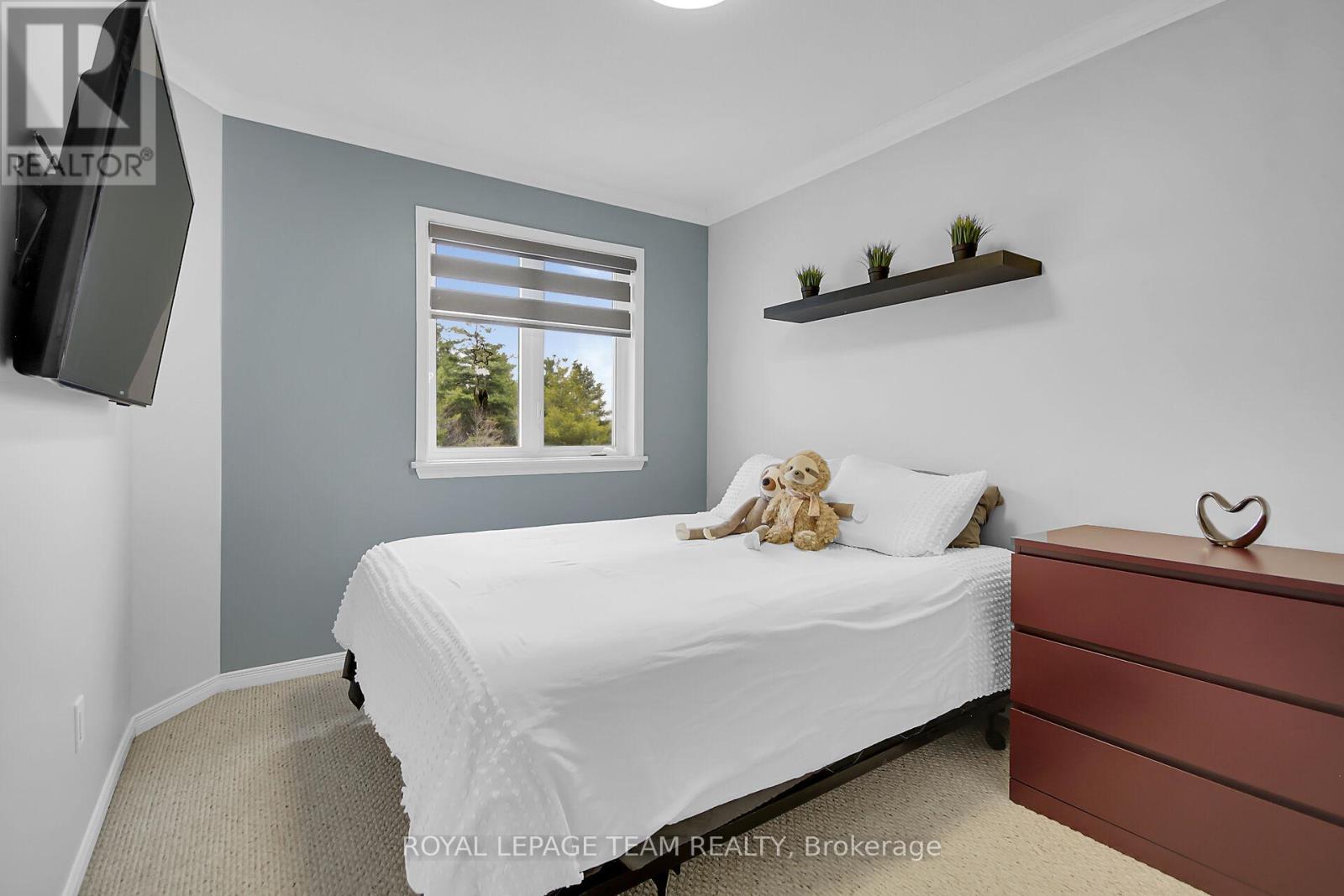 2136 BERGAMOT CIRCLE - 31