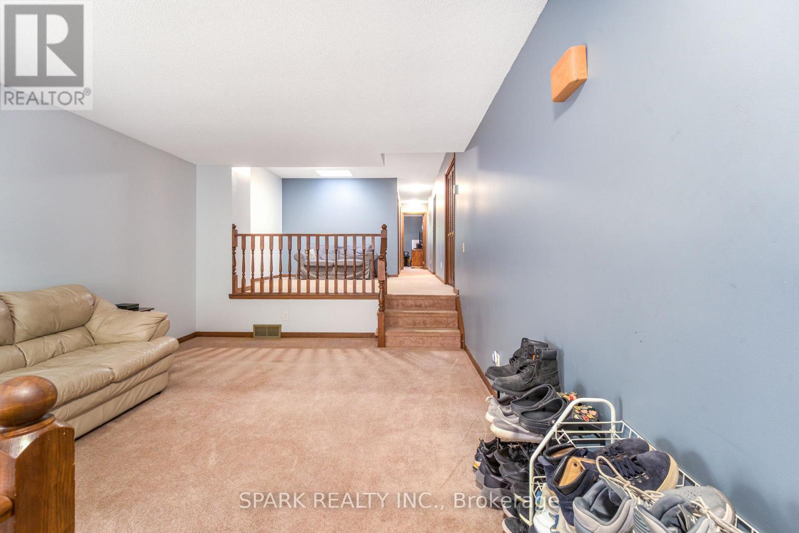 28 LAMPMAN CRESCENT - 4