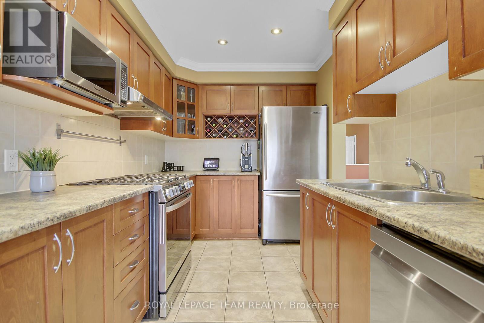 2136 BERGAMOT CIRCLE - 16