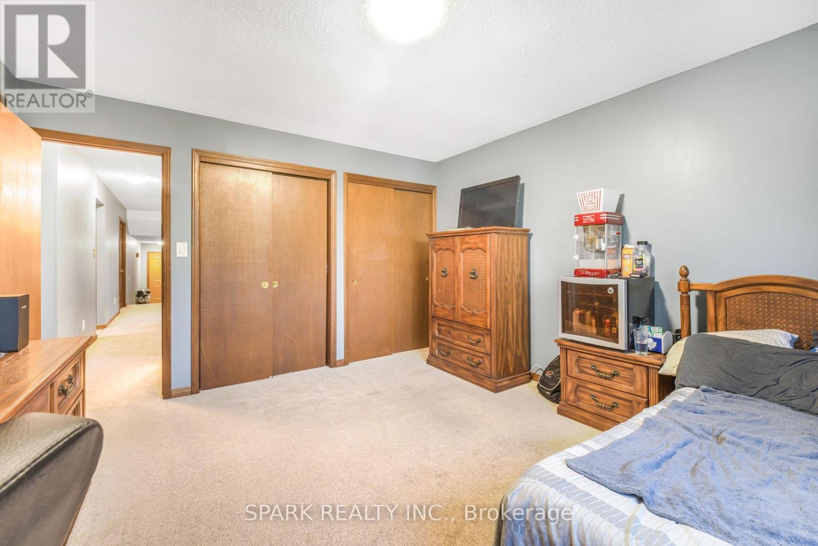 28 LAMPMAN CRESCENT - 14