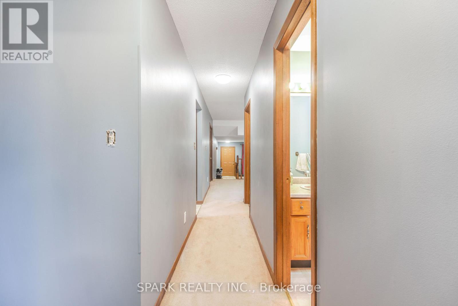 28 LAMPMAN CRESCENT - 17