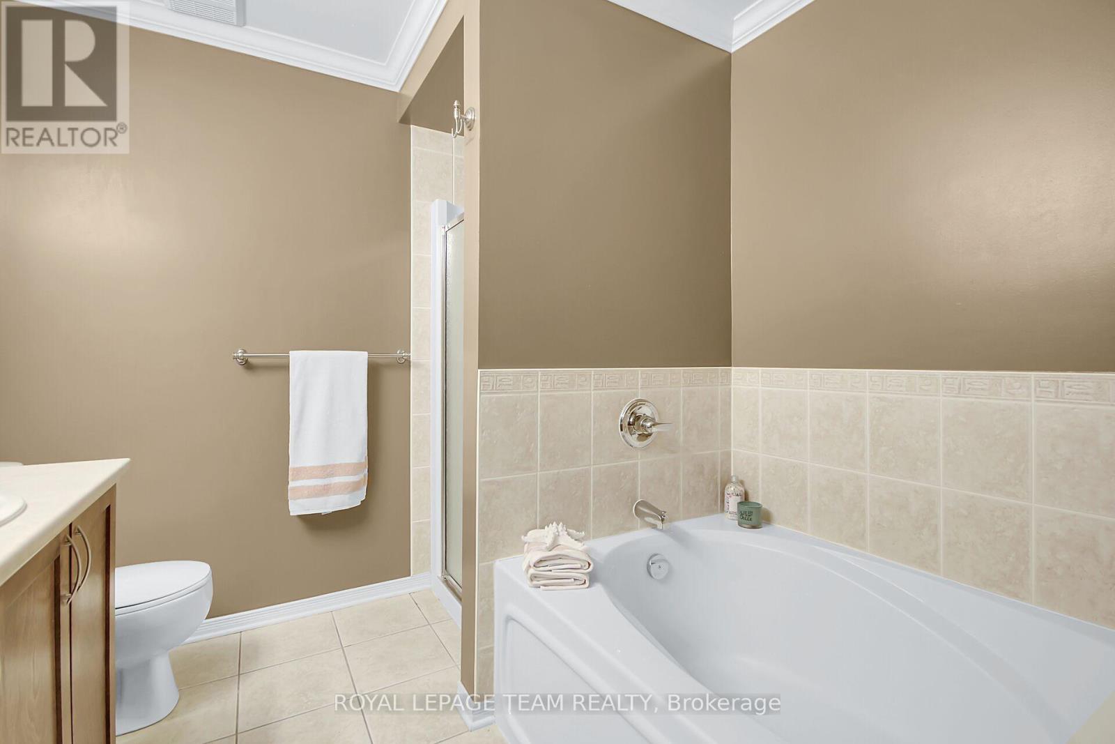 2136 BERGAMOT CIRCLE - 26