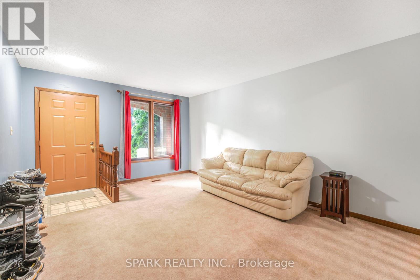 28 LAMPMAN CRESCENT - 3