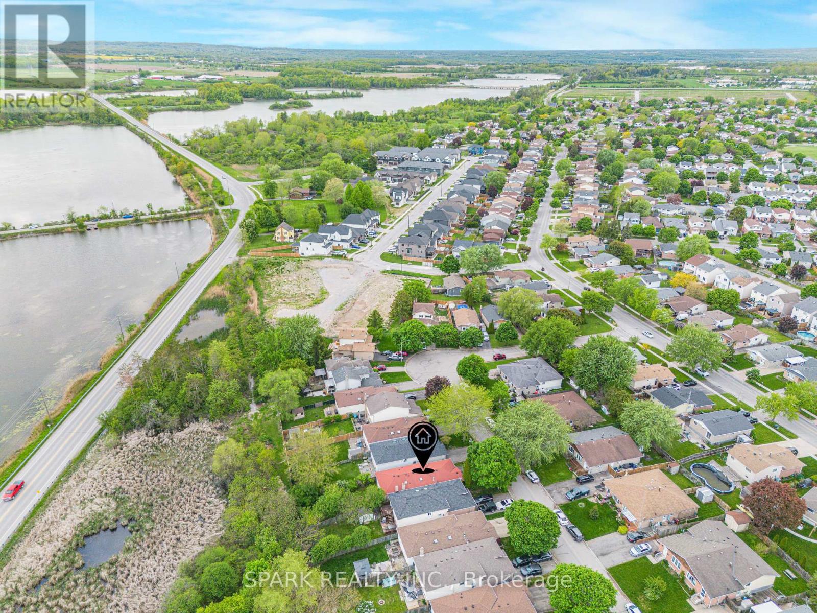 28 LAMPMAN CRESCENT - 30
