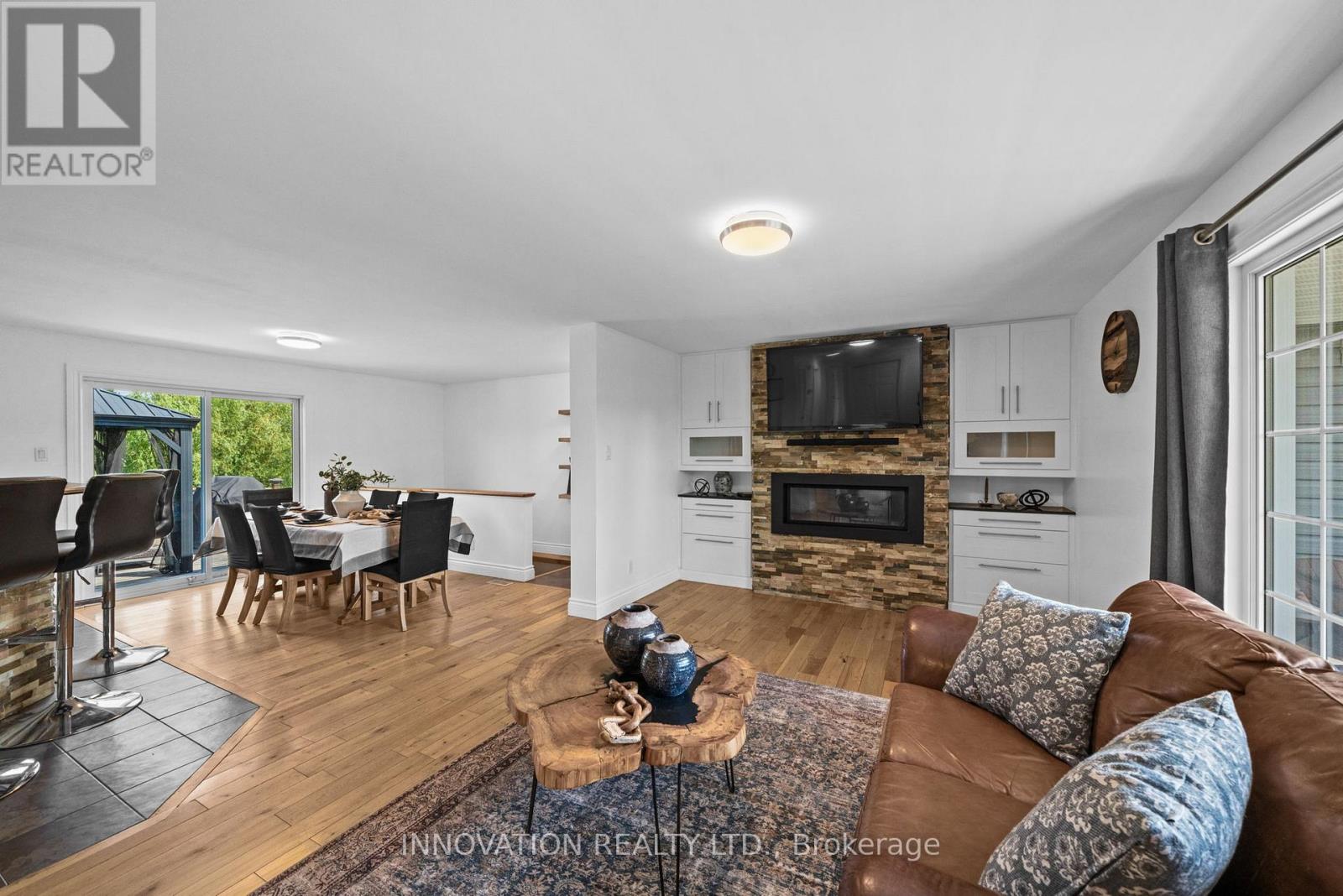 5 Bed, 2 Bath House for Sale in Ottawa – 4044 CALBRENT WAY, Ottawa – MLS# X13498562 - Image 9