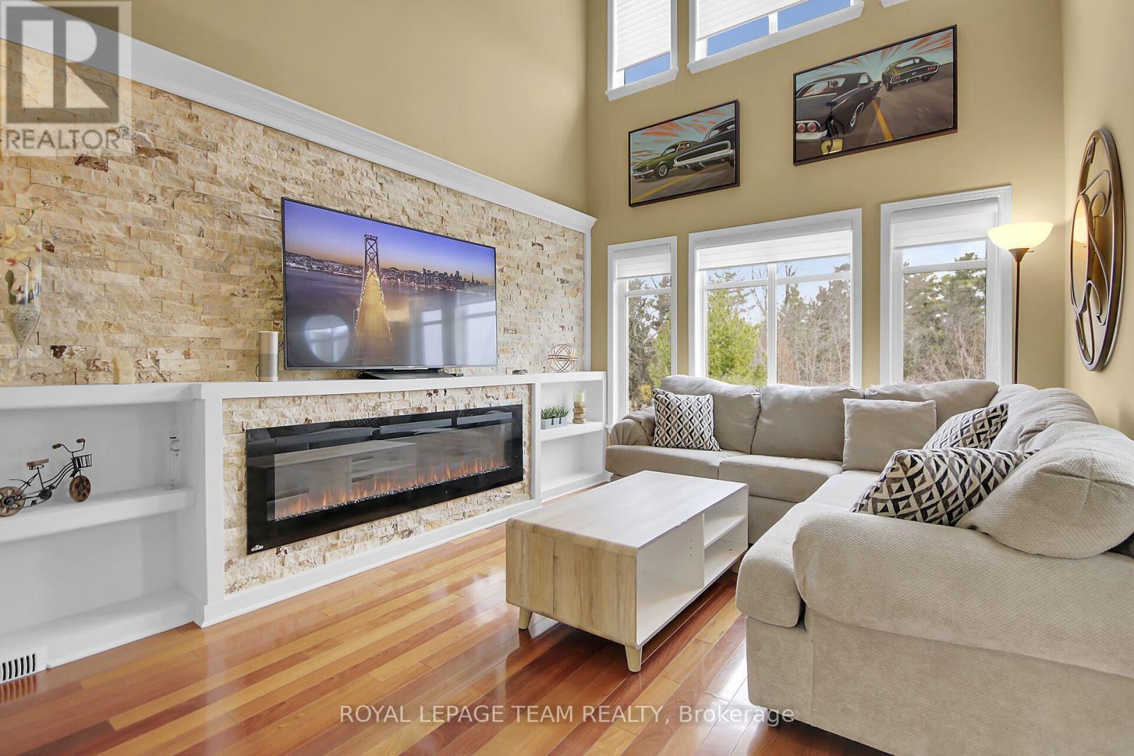 2136 BERGAMOT CIRCLE - 9