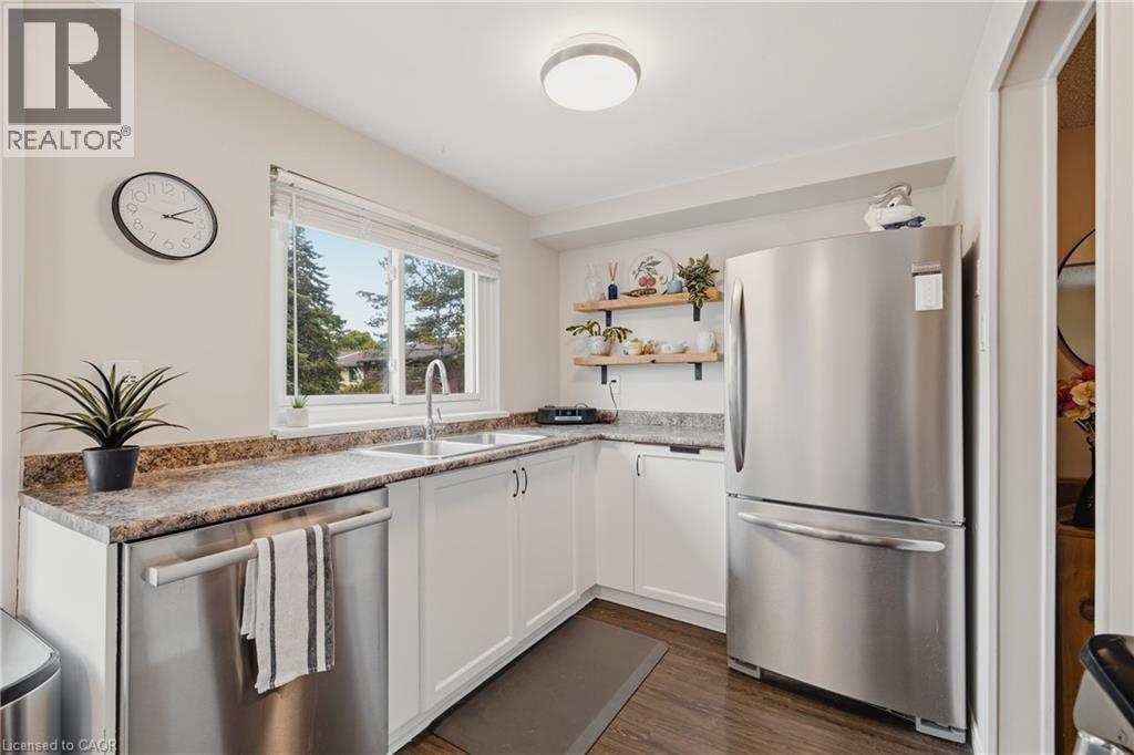 #4 2 WORTON Avenue - 15