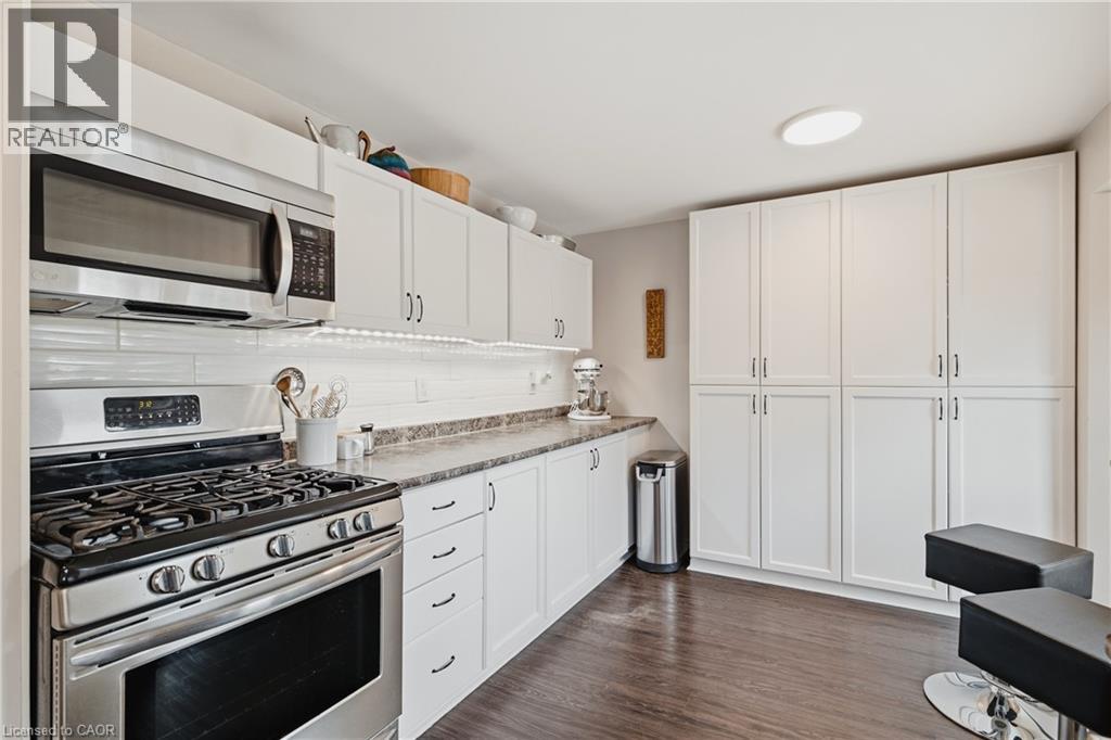 #4 2 WORTON Avenue - 16