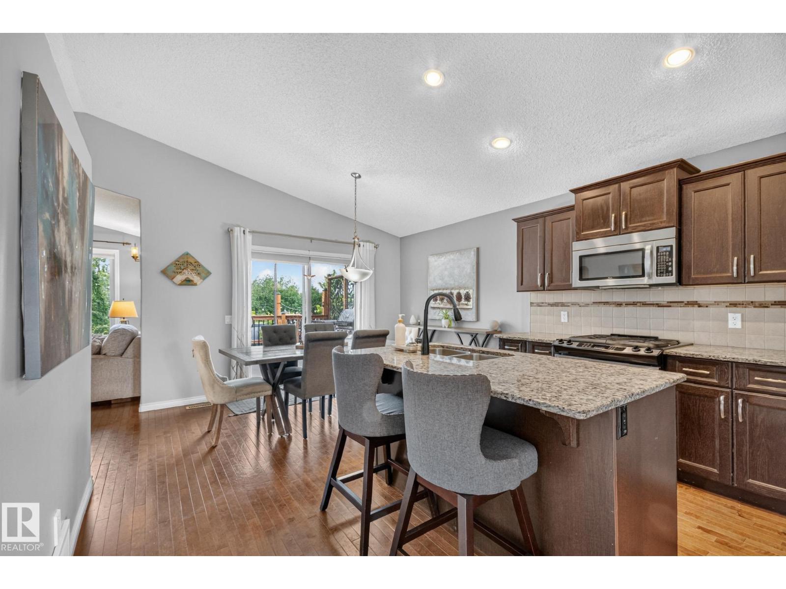 5204 159 AV NW — photo 8
