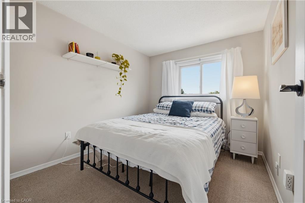 #4 2 WORTON Avenue - 22