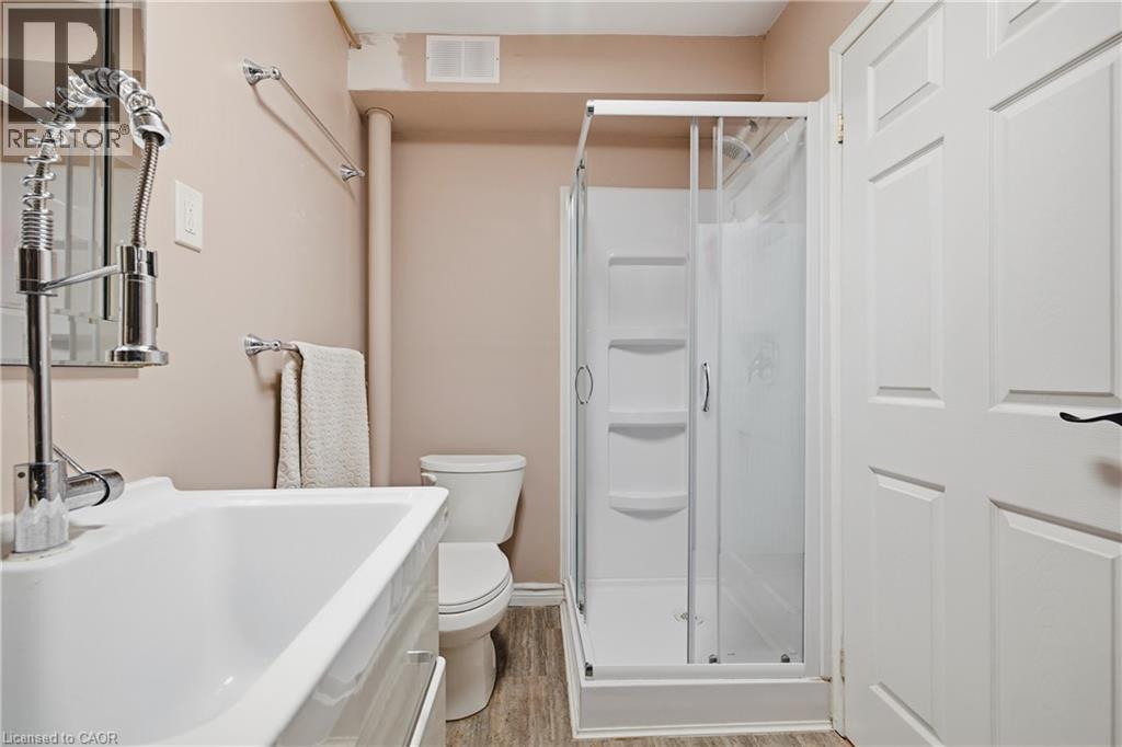 #4 2 WORTON Avenue - 27