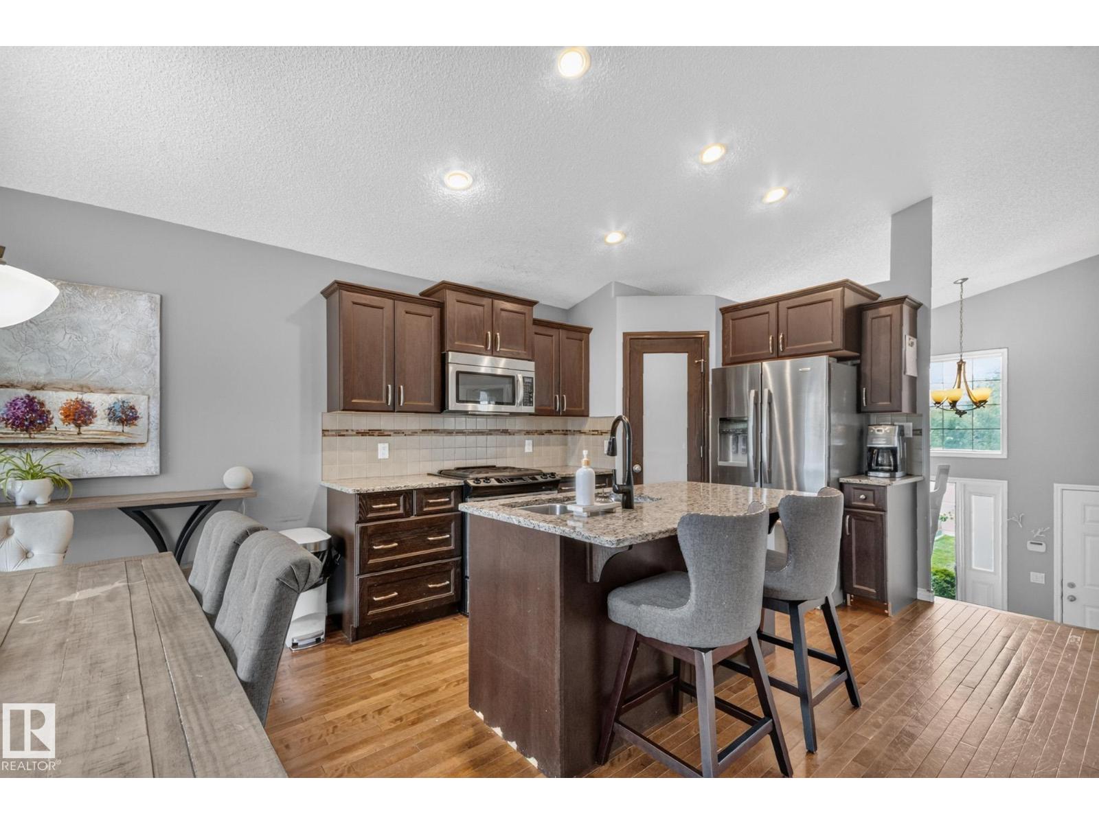 5204 159 AV NW — photo 9