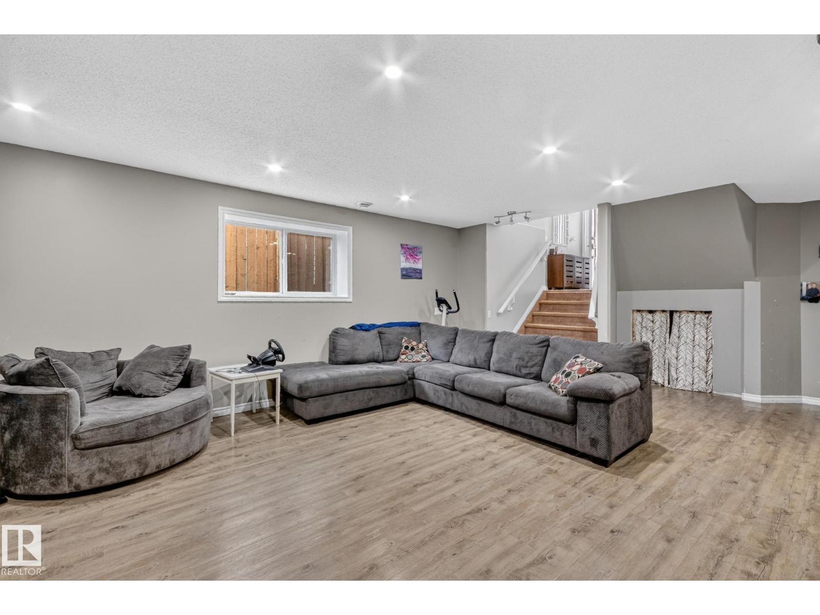 5204 159 AV NW — photo 24