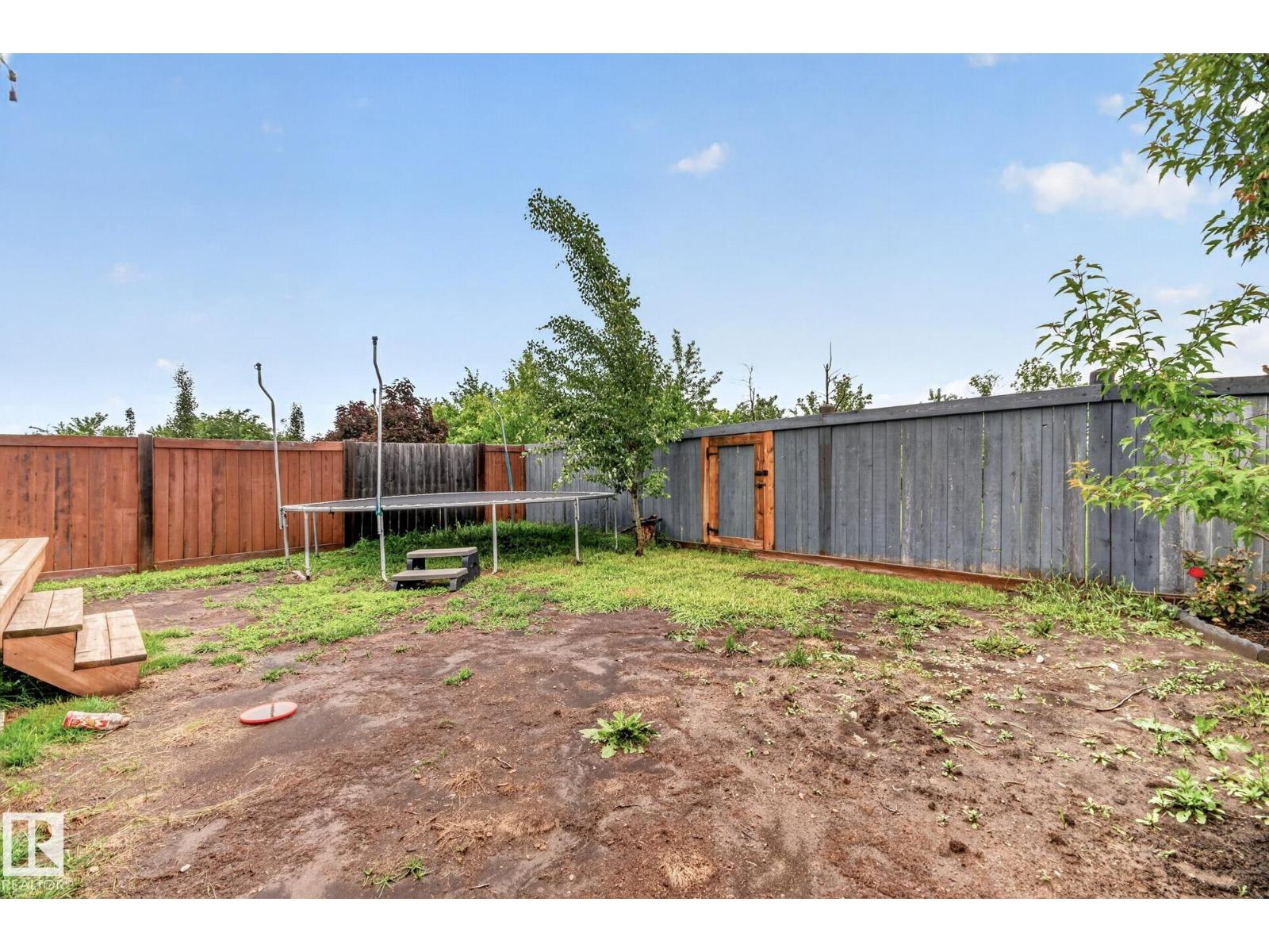 5204 159 AV NW — photo 34