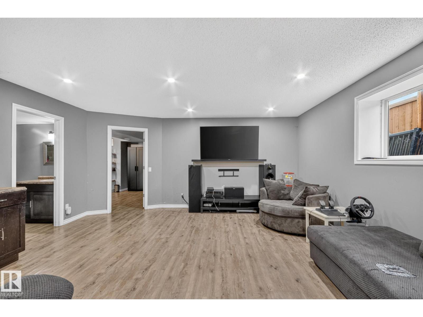 5204 159 AV NW — photo 23