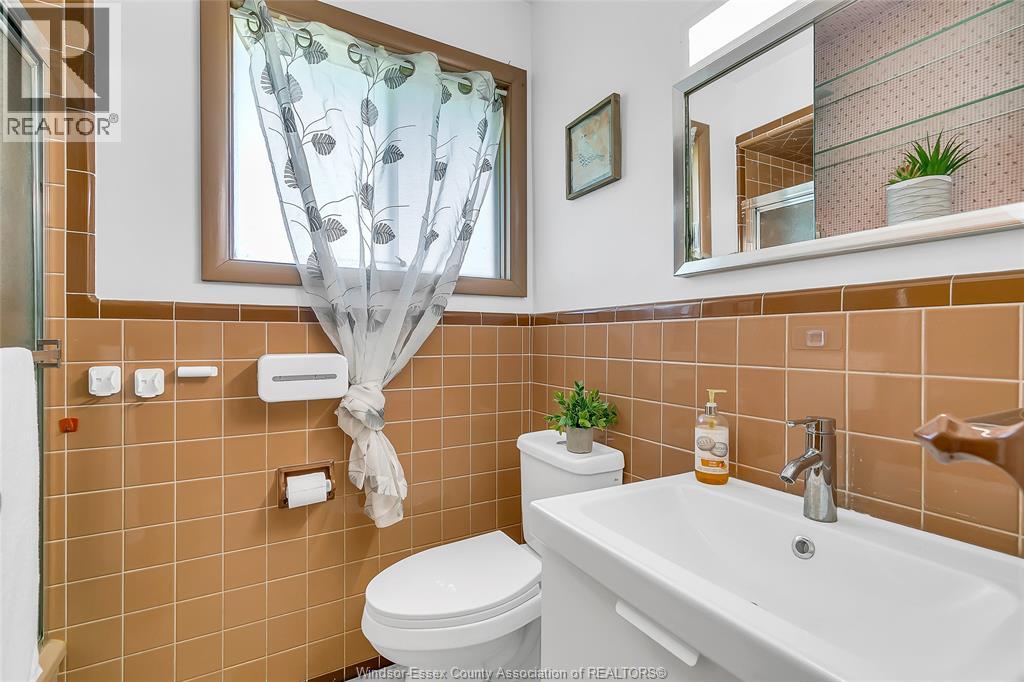 3425 RANKIN - 20
