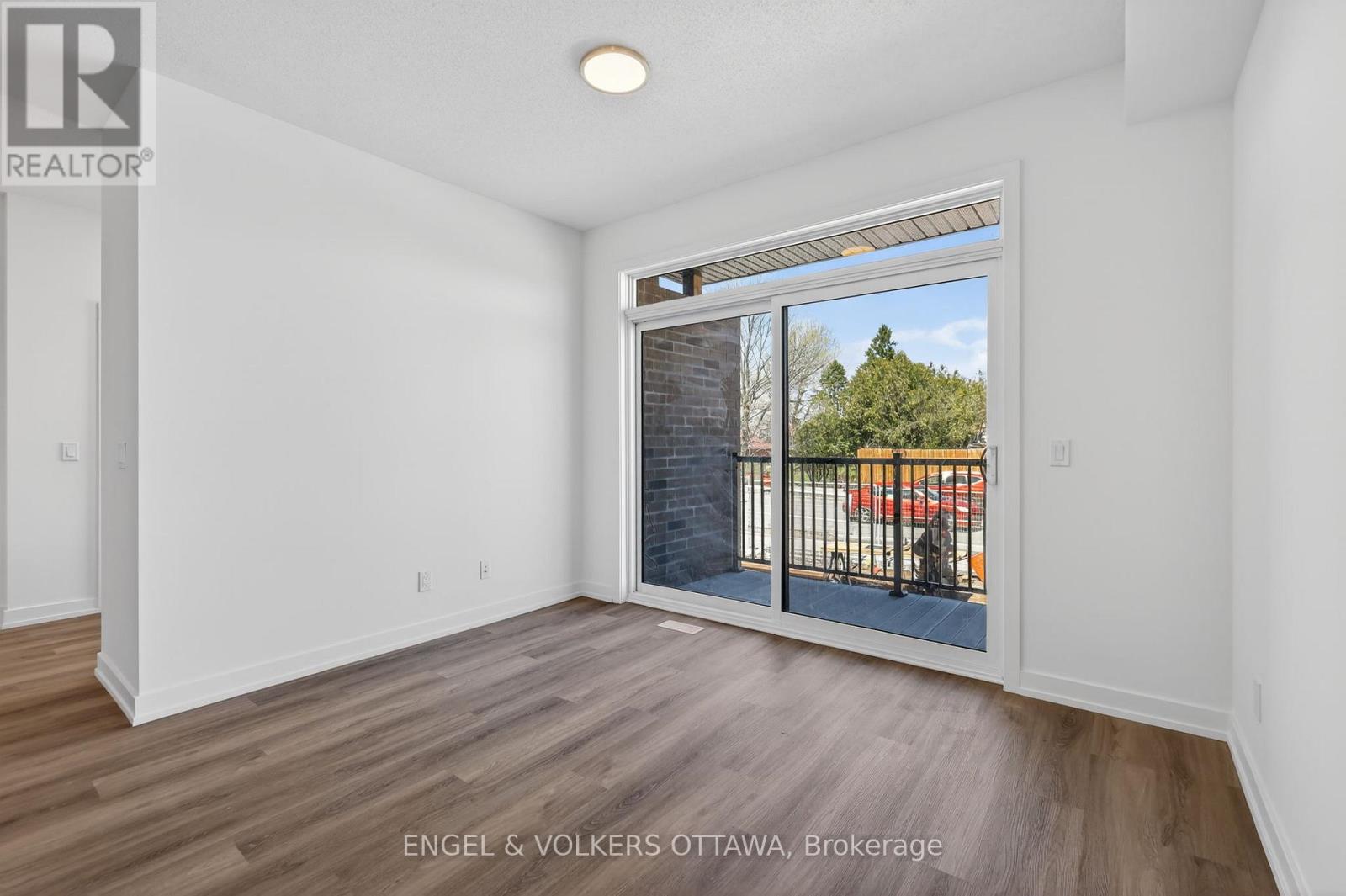 3 Bed, 3 Bath House for Rent in Ottawa – 122 STARDUST PRIVATE, Ottawa – MLS# X13498634 - Image 12