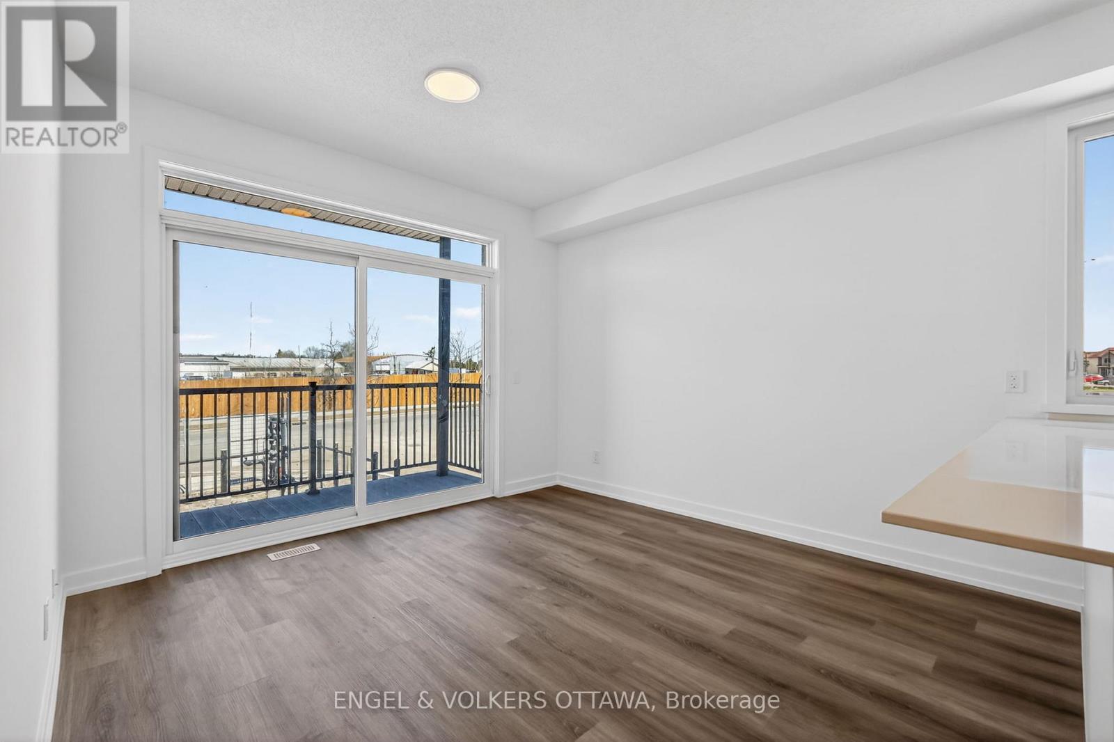 3 Bed, 3 Bath House for Rent in Ottawa – 122 STARDUST PRIVATE, Ottawa – MLS# X13498634 - Image 13