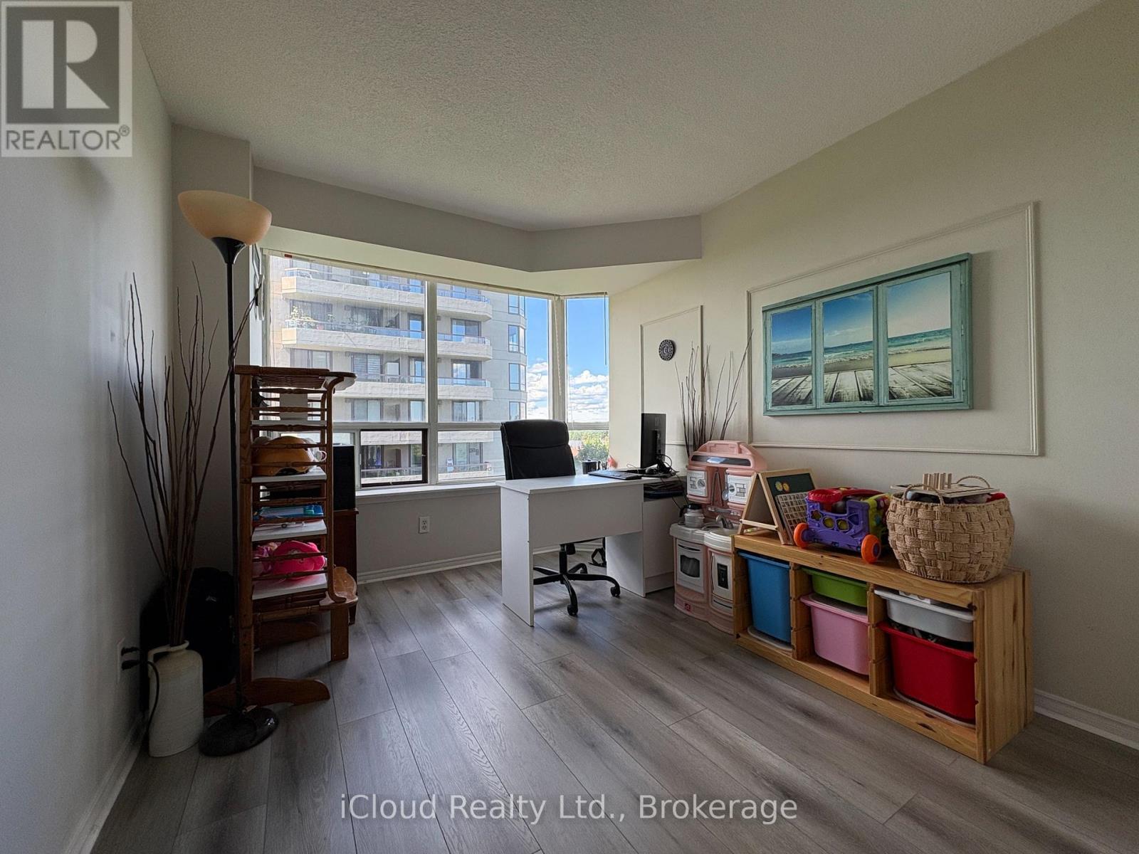 #710 91 TOWNSGATE DRIVE - 16