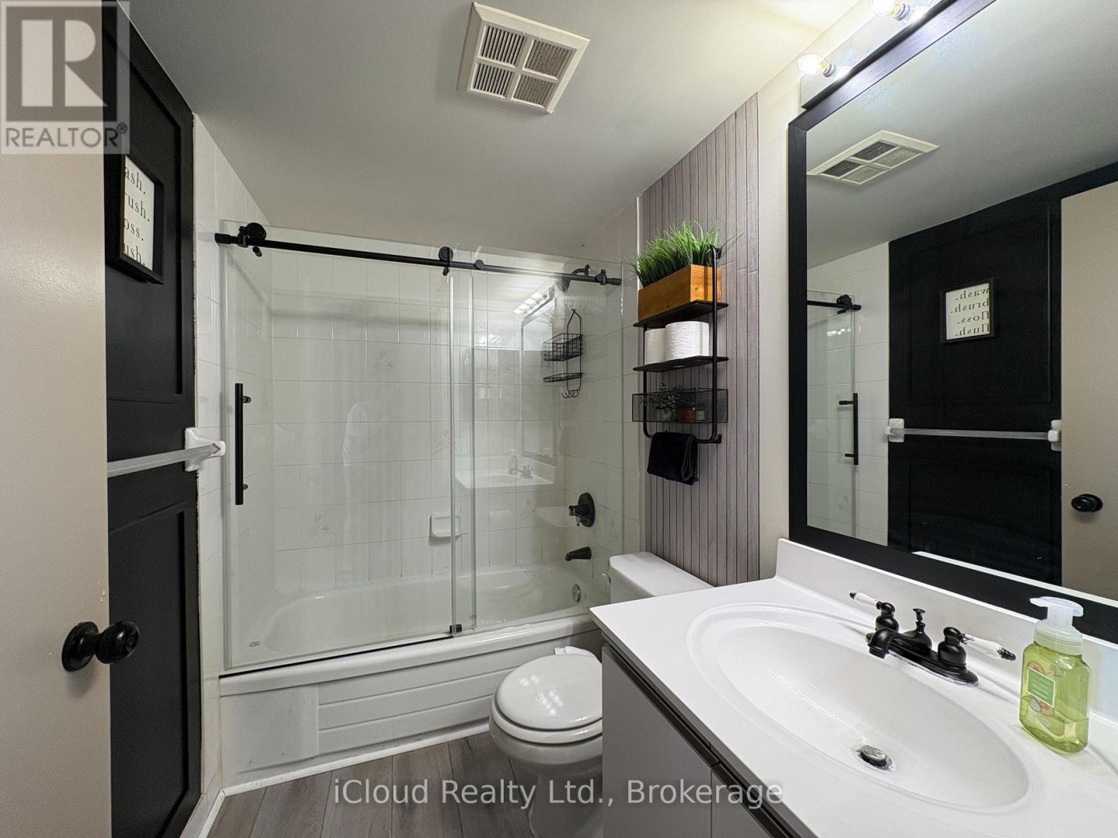 #710 91 TOWNSGATE DRIVE - 17