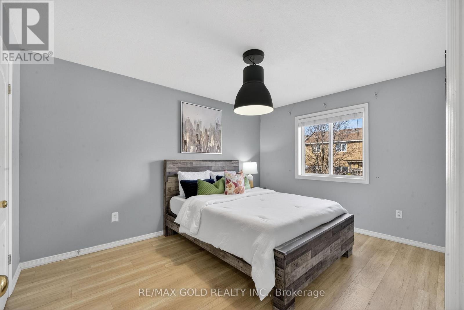 24 MURRAY COURT - 23
