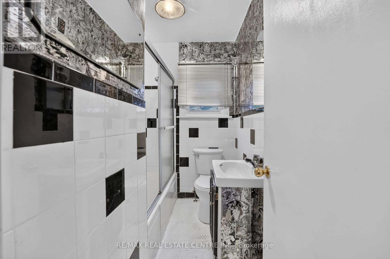 69 SMITH STREET - 14