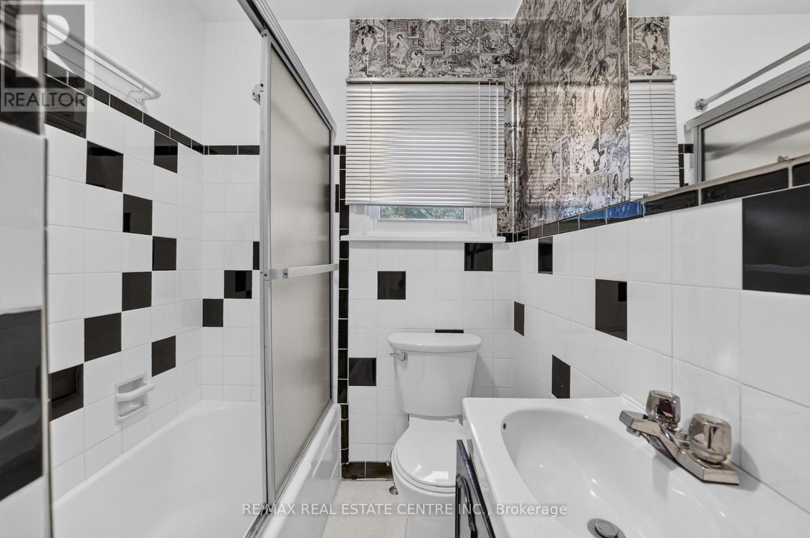 69 SMITH STREET - 15